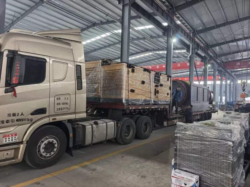 Jinqi သတ္တုတူးဖော်ရေးစက်ယန္တရားသည် ရုရှားနိုင်ငံသို့ ဒရမ်ခွဲထုတ်ခြင်းနှင့် ပံ့ပိုးပေးသည့် စက်ပစ္စည်းအသုတ်တစ်သုတ်ကို ပို့ဆောင်ပေးသည်။