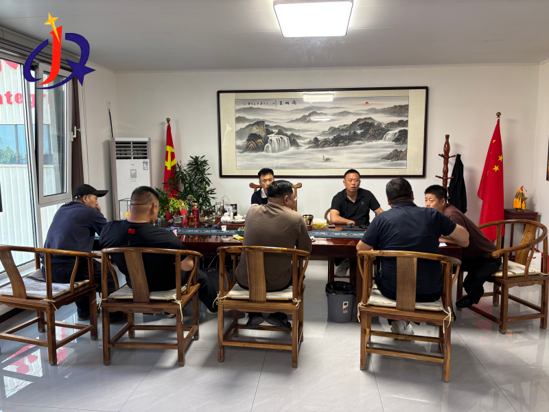 တောင်အမေရိကရှိ ရွှေဖောက်သည်များသည် စက်ရုံစစ်ဆေးမှုအတွက် Qingzhou Jinqi Mining Machinery သို့ သွားရောက်ခဲ့သည်။