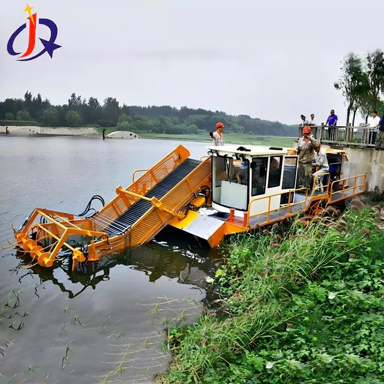 Hyacinth နှင့် Duckweed Cutter Boat ၊